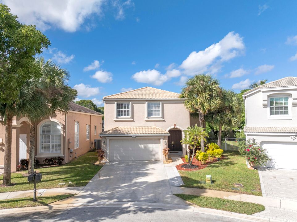 For Sale: $670,000 (4 beds, 2 baths, 2693 Square Feet)