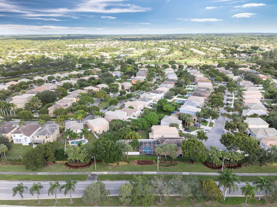 For Sale: $670,000 (4 beds, 2 baths, 2693 Square Feet)