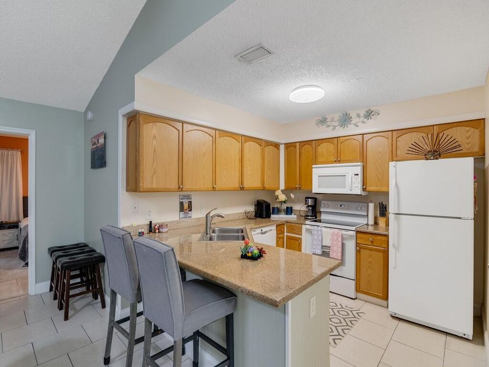 For Sale: $183,000 (2 beds, 2 baths, 1416 Square Feet)