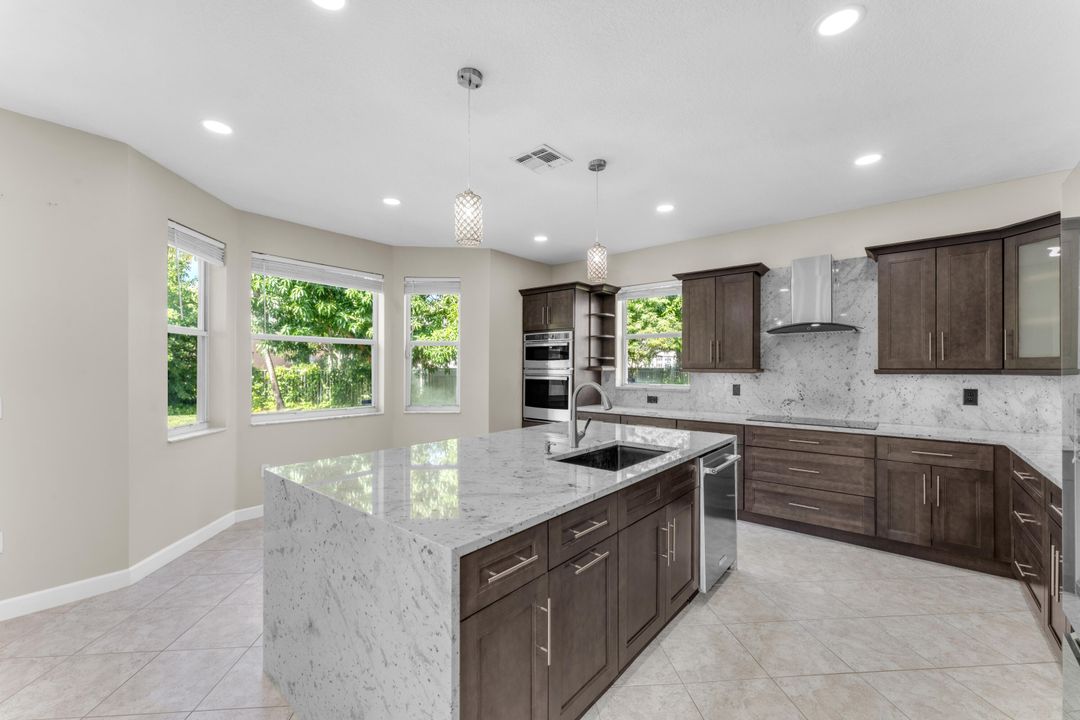 For Sale: $670,000 (4 beds, 2 baths, 2693 Square Feet)