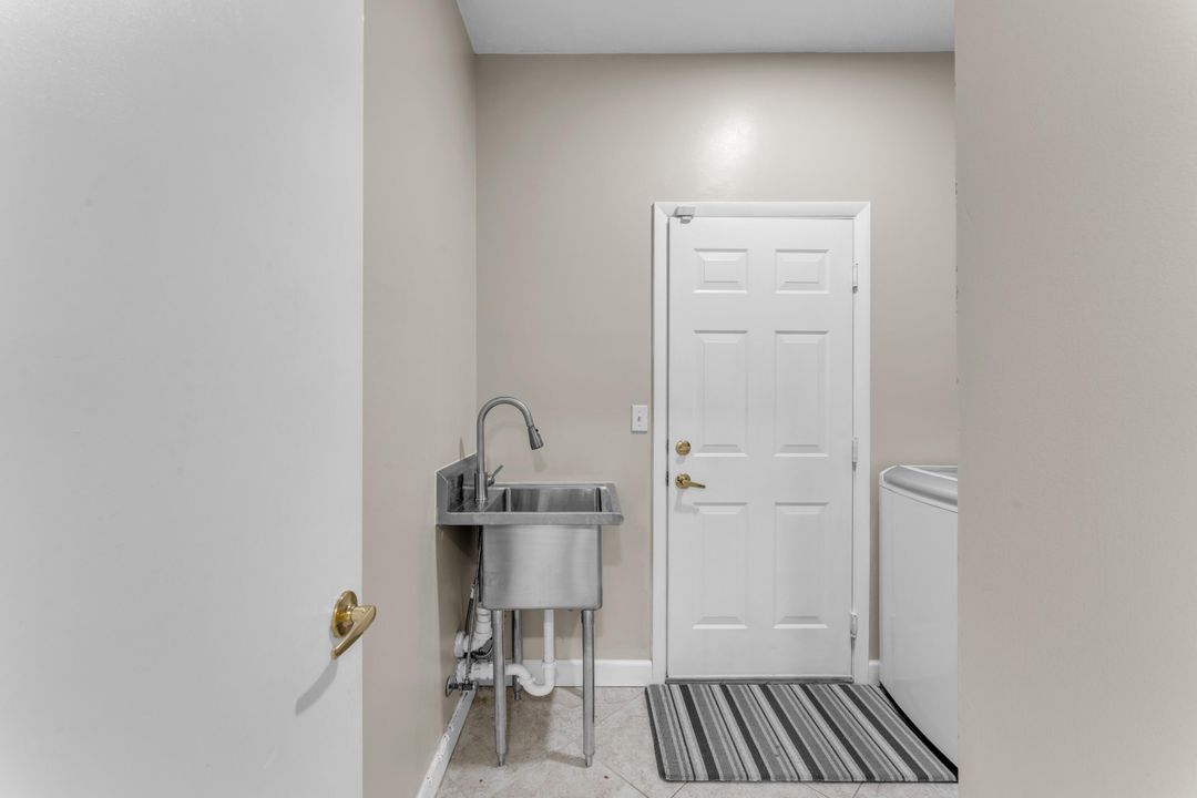 For Sale: $670,000 (4 beds, 2 baths, 2693 Square Feet)