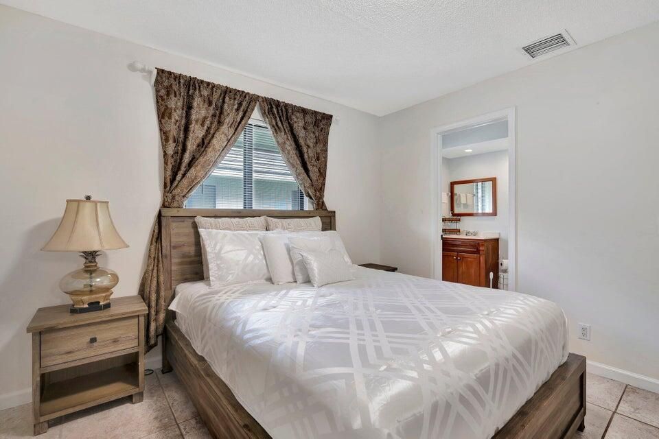 For Rent: $12,000 (3 beds, 3 baths, 2447 Square Feet)