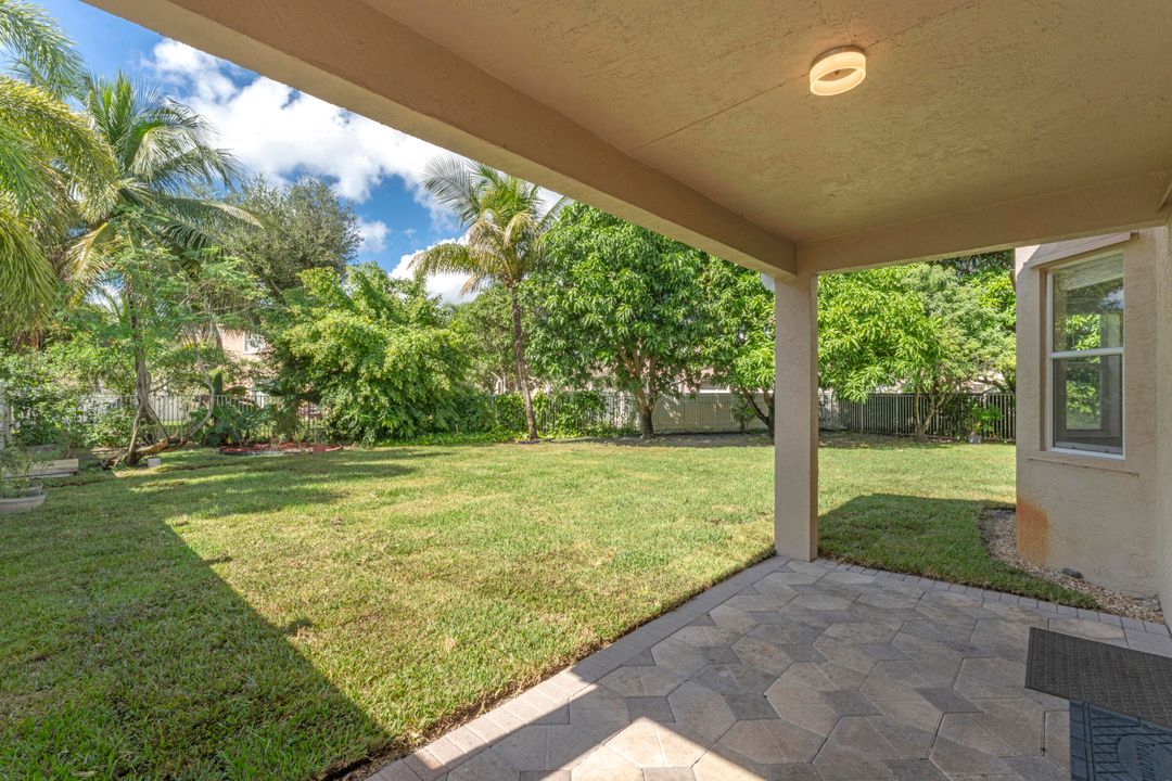 For Sale: $670,000 (4 beds, 2 baths, 2693 Square Feet)