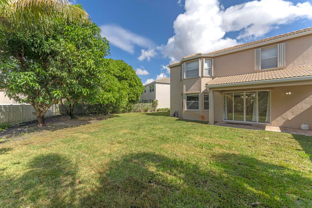 For Sale: $670,000 (4 beds, 2 baths, 2693 Square Feet)