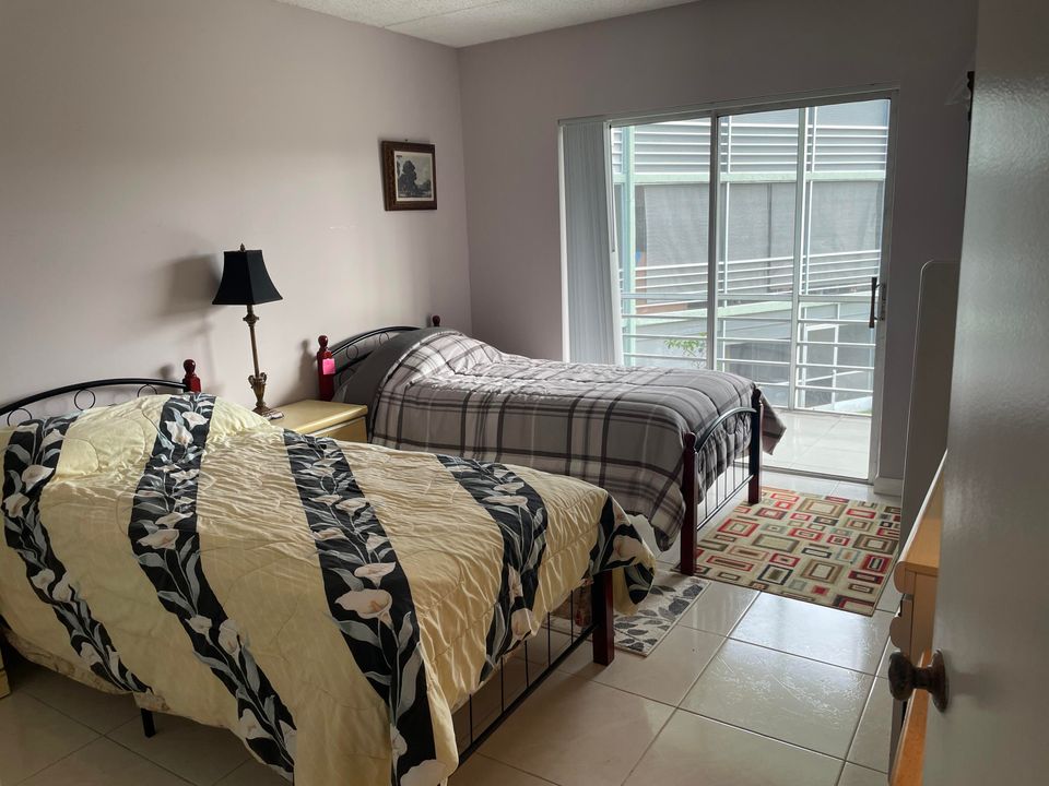 待售: $154,900 (2 贝兹, 2 浴室, 912 平方英尺)