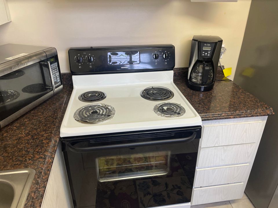 待售: $154,900 (2 贝兹, 2 浴室, 912 平方英尺)