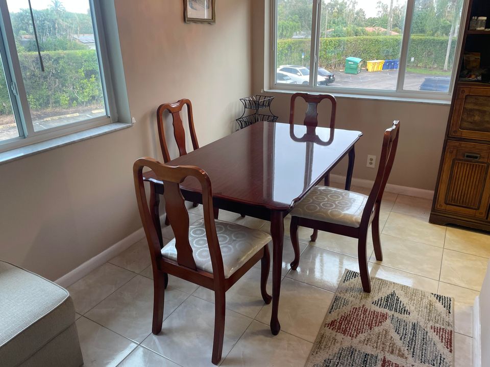 待售: $154,900 (2 贝兹, 2 浴室, 912 平方英尺)