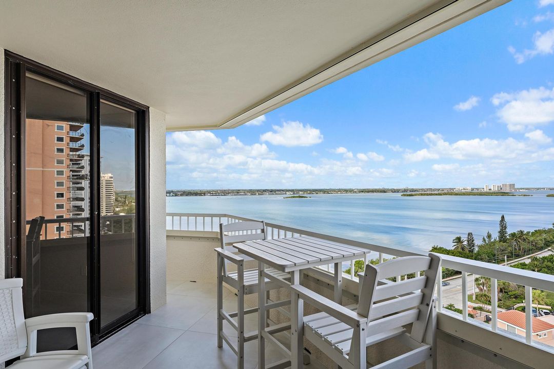 For Sale: $1,250,000 (2 beds, 2 baths, 1823 Square Feet)