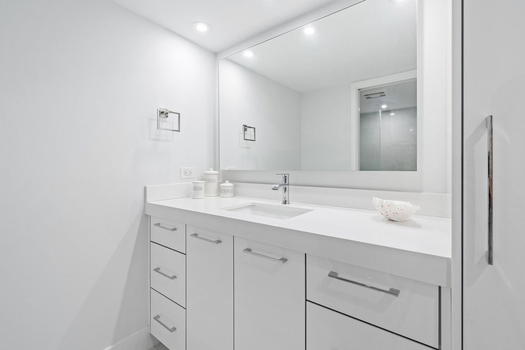 For Sale: $1,250,000 (2 beds, 2 baths, 1823 Square Feet)