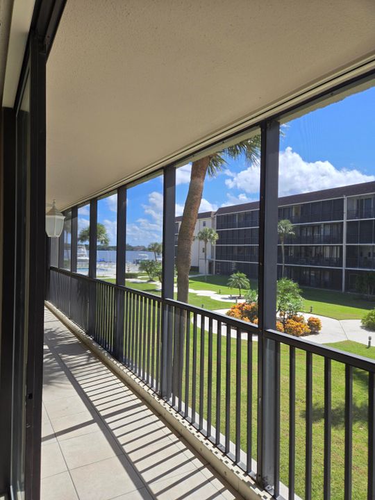 Active With Contract: $11,600 (2 beds, 2 baths, 1308 Square Feet)