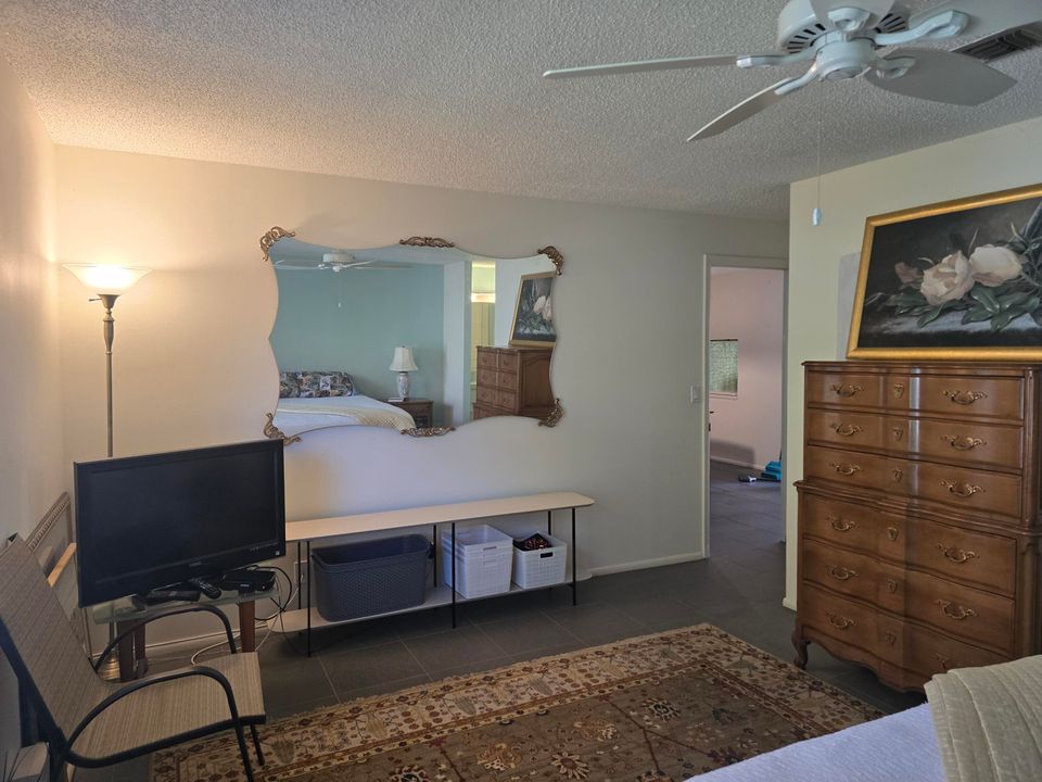 For Sale: $138,900 (2 beds, 2 baths, 1021 Square Feet)