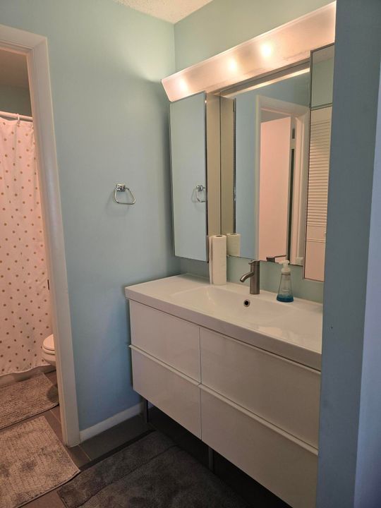 For Sale: $138,900 (2 beds, 2 baths, 1021 Square Feet)