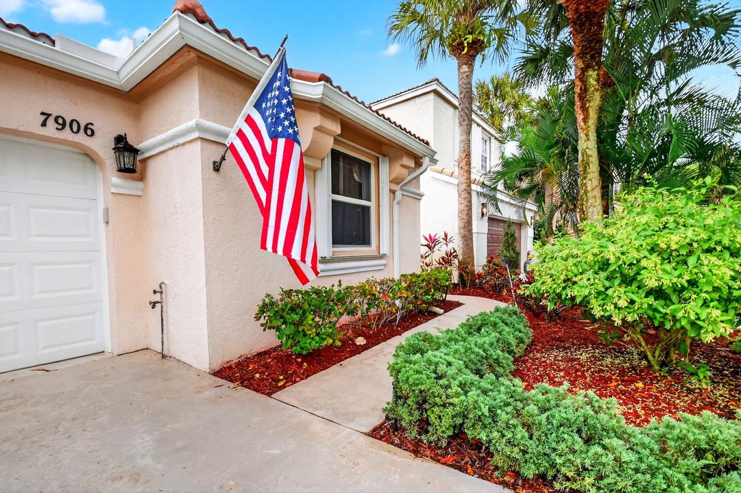 For Sale: $565,000 (3 beds, 2 baths, 1861 Square Feet)