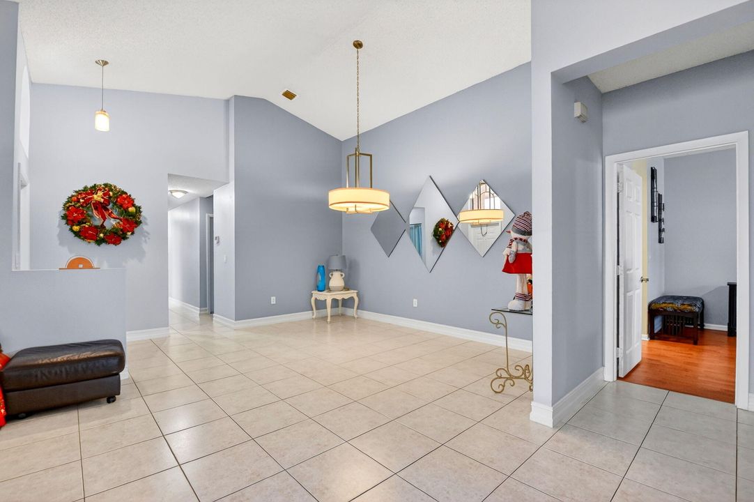 For Sale: $565,000 (3 beds, 2 baths, 1861 Square Feet)