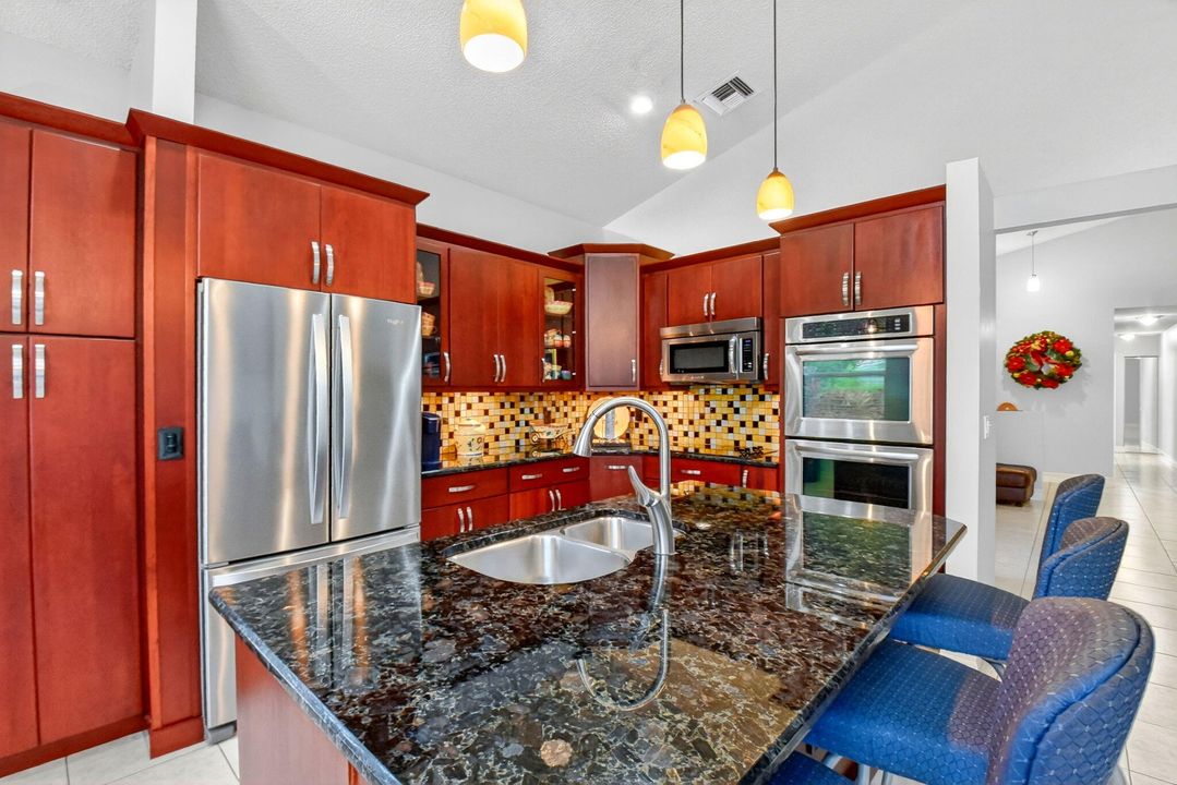 For Sale: $565,000 (3 beds, 2 baths, 1861 Square Feet)