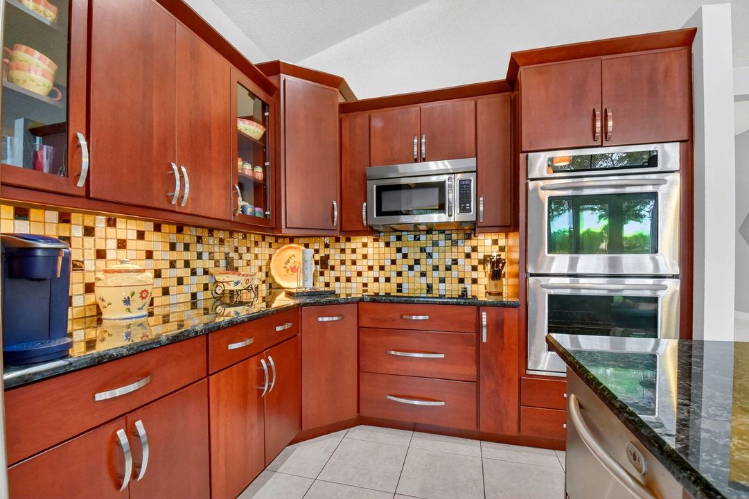 For Sale: $565,000 (3 beds, 2 baths, 1861 Square Feet)