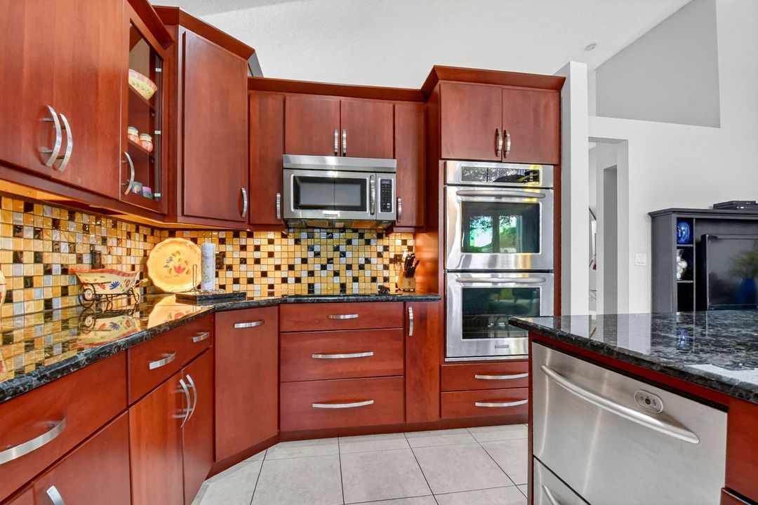 For Sale: $565,000 (3 beds, 2 baths, 1861 Square Feet)