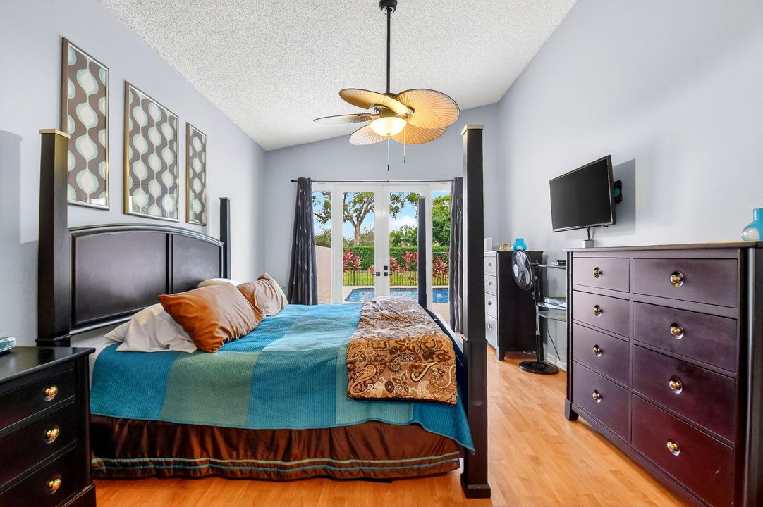 For Sale: $565,000 (3 beds, 2 baths, 1861 Square Feet)