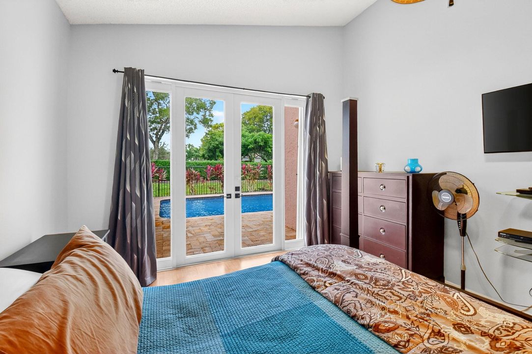 For Sale: $565,000 (3 beds, 2 baths, 1861 Square Feet)