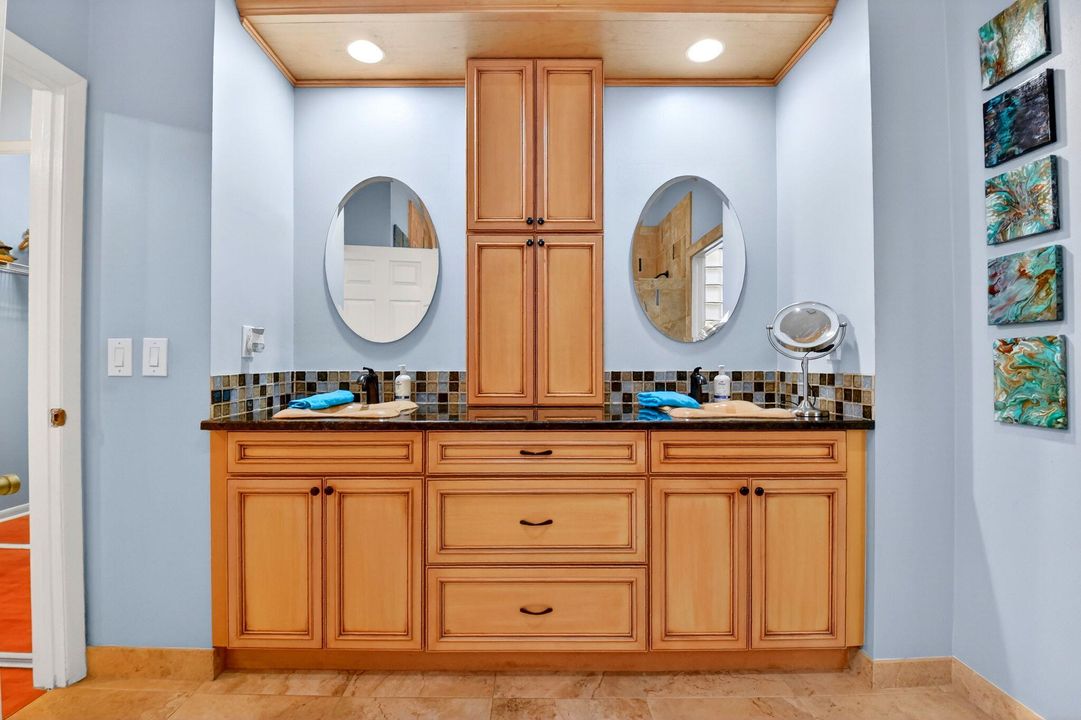 For Sale: $565,000 (3 beds, 2 baths, 1861 Square Feet)