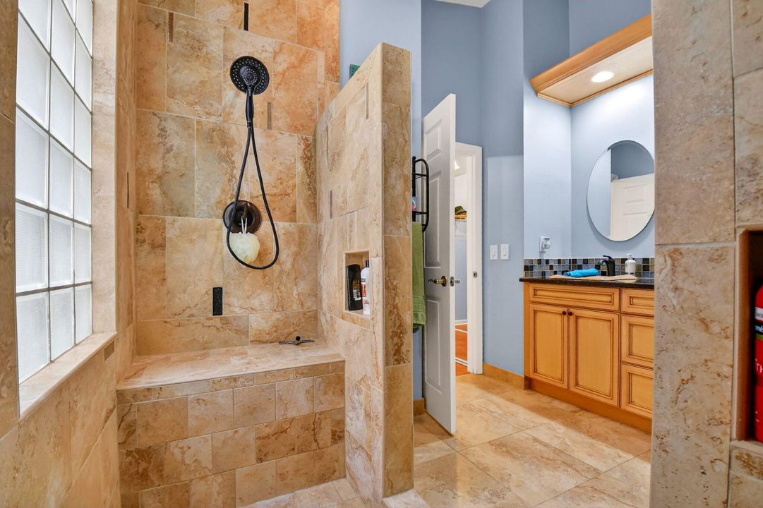 For Sale: $565,000 (3 beds, 2 baths, 1861 Square Feet)