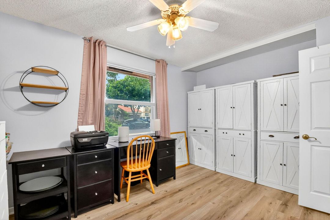 For Sale: $565,000 (3 beds, 2 baths, 1861 Square Feet)