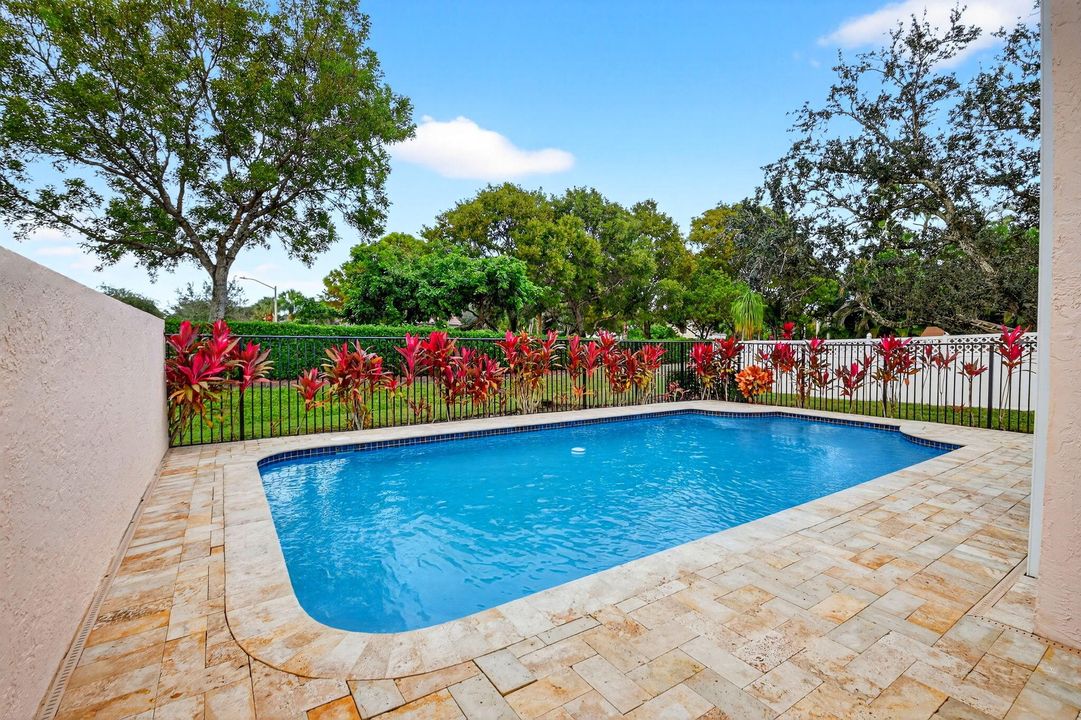 For Sale: $565,000 (3 beds, 2 baths, 1861 Square Feet)