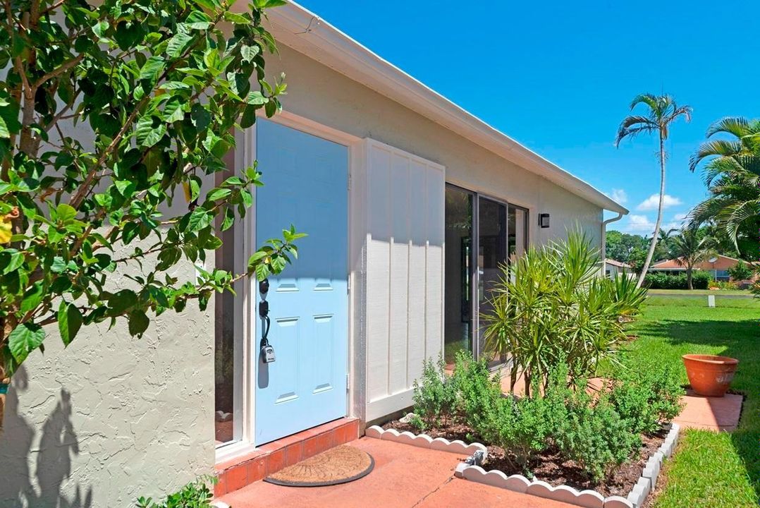 For Rent: $2,850 (2 beds, 2 baths, 1232 Square Feet)