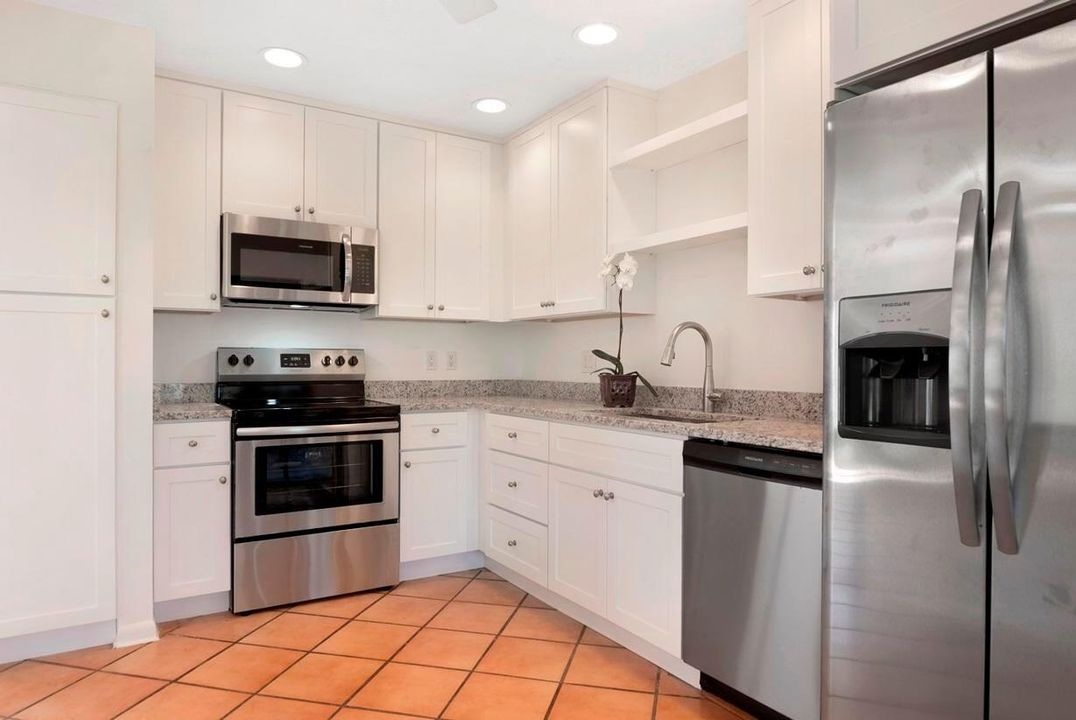 For Rent: $2,850 (2 beds, 2 baths, 1232 Square Feet)