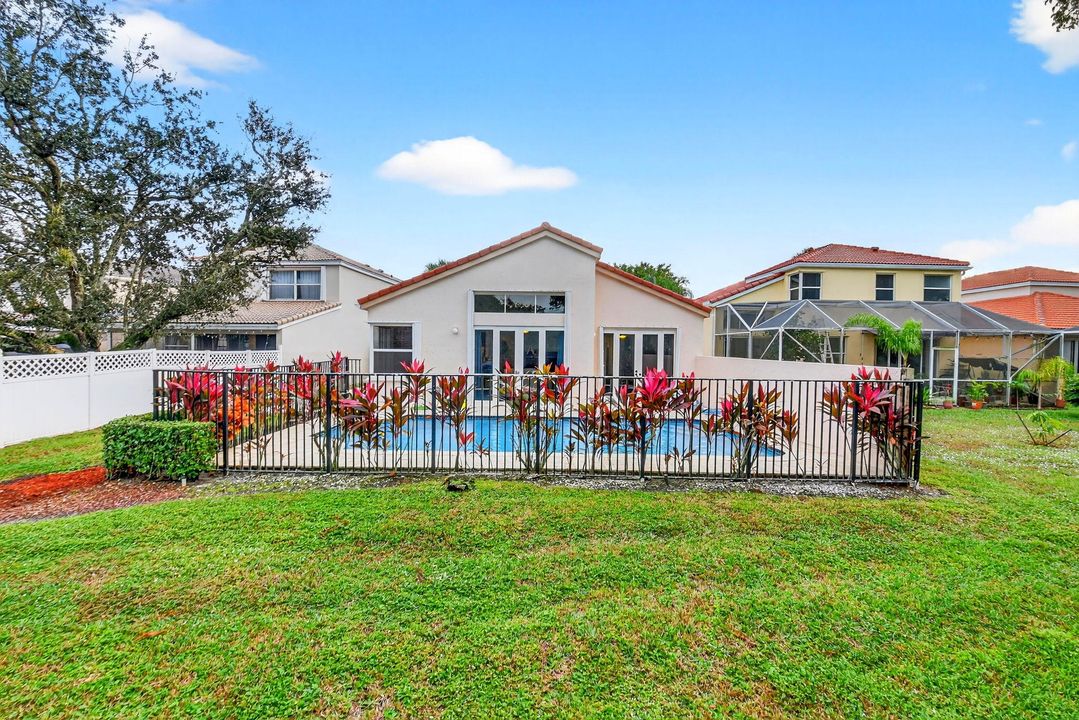 For Sale: $565,000 (3 beds, 2 baths, 1861 Square Feet)