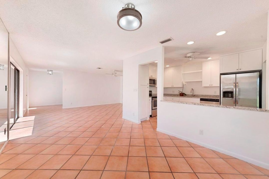 For Rent: $2,850 (2 beds, 2 baths, 1232 Square Feet)