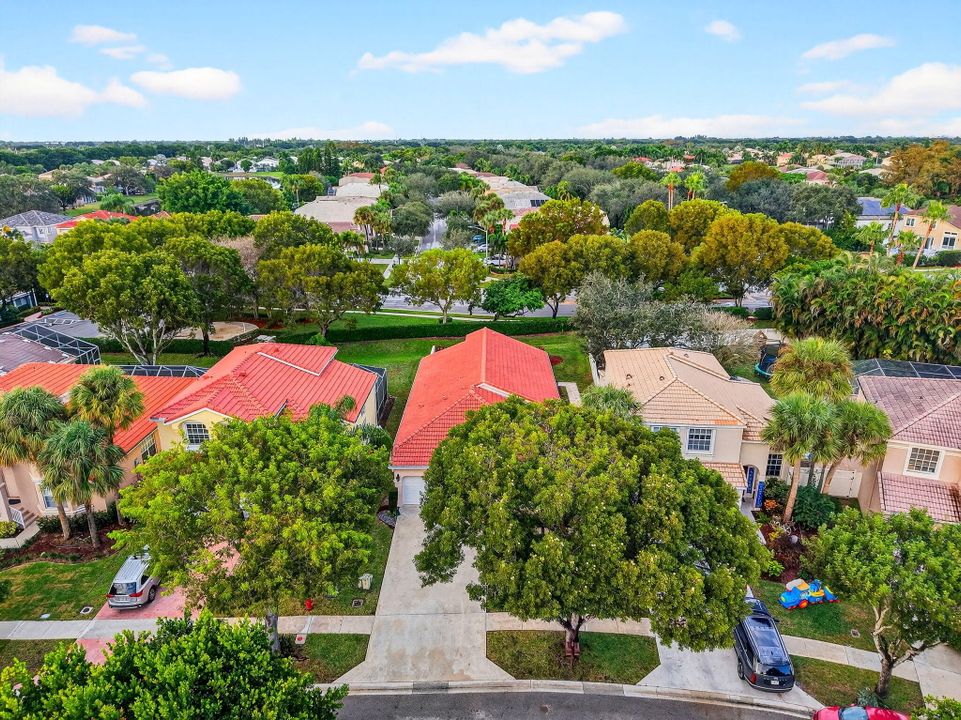 For Sale: $565,000 (3 beds, 2 baths, 1861 Square Feet)