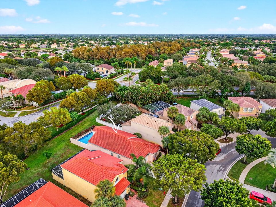 For Sale: $565,000 (3 beds, 2 baths, 1861 Square Feet)