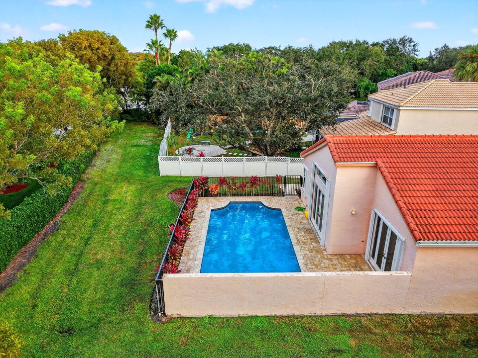 For Sale: $565,000 (3 beds, 2 baths, 1861 Square Feet)