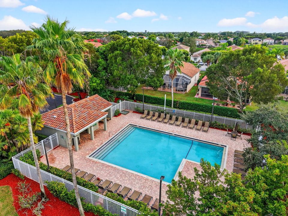 For Sale: $565,000 (3 beds, 2 baths, 1861 Square Feet)