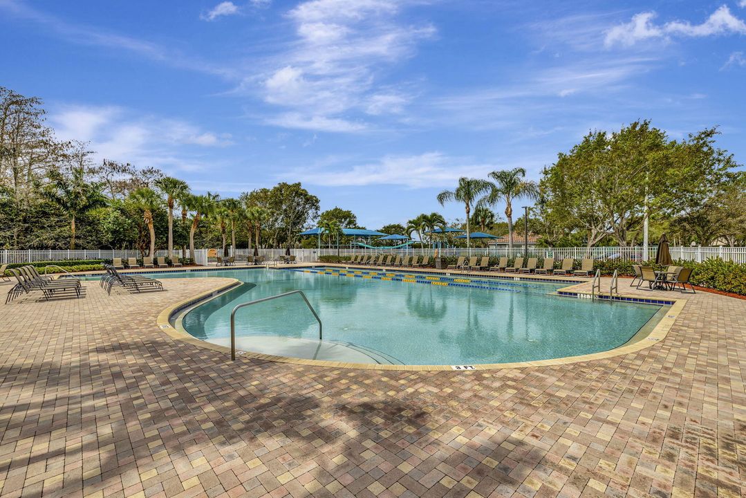 For Sale: $565,000 (3 beds, 2 baths, 1861 Square Feet)