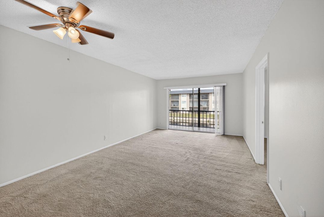 For Sale: $139,000 (1 beds, 1 baths, 750 Square Feet)