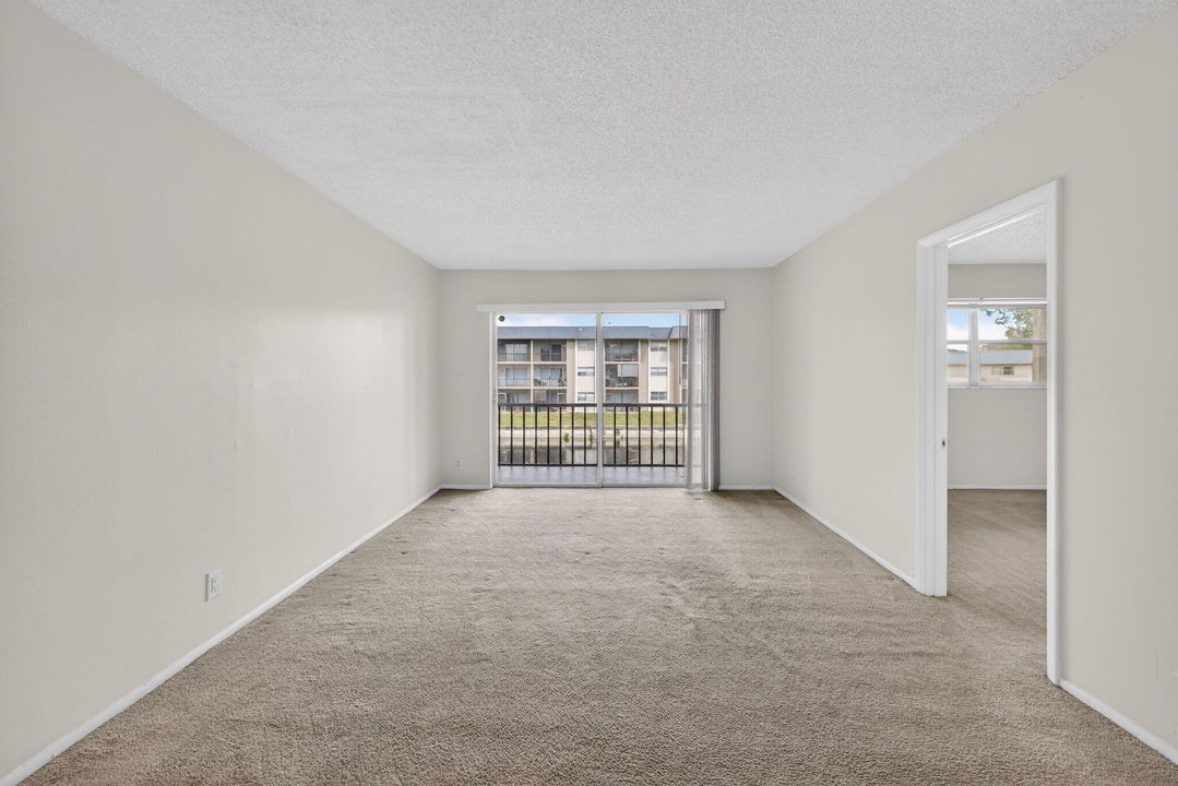 For Sale: $139,000 (1 beds, 1 baths, 750 Square Feet)