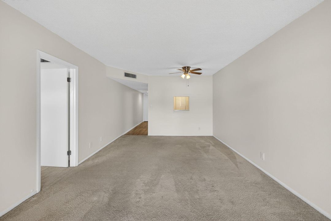 For Sale: $139,000 (1 beds, 1 baths, 750 Square Feet)