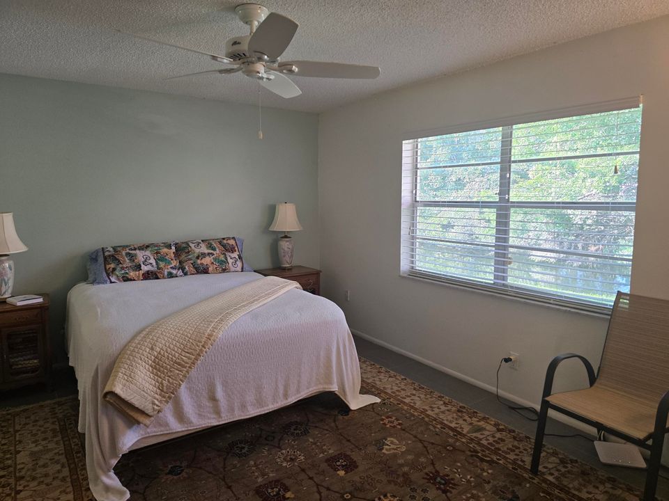 For Sale: $138,900 (2 beds, 2 baths, 1021 Square Feet)