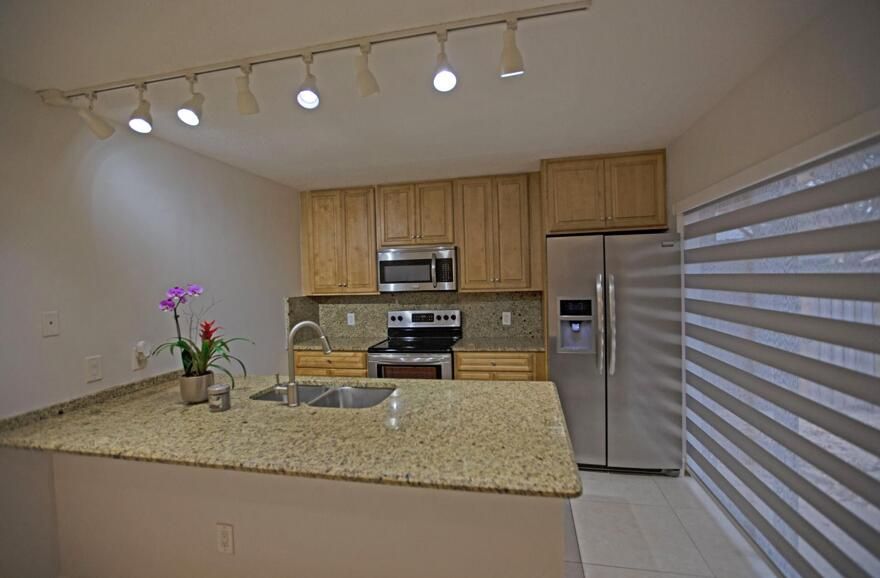 В аренду: $2,250 (2 спален, 2 ванн, 1236 Квадратных фут)