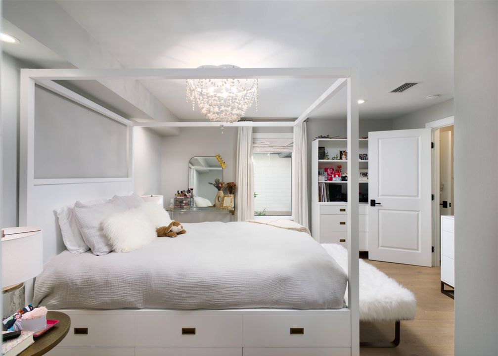 For Sale: $3,994,980 (6 beds, 6 baths, 5560 Square Feet)