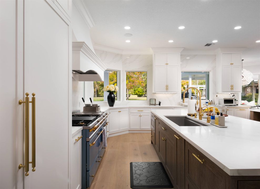 For Sale: $3,994,980 (6 beds, 6 baths, 5560 Square Feet)