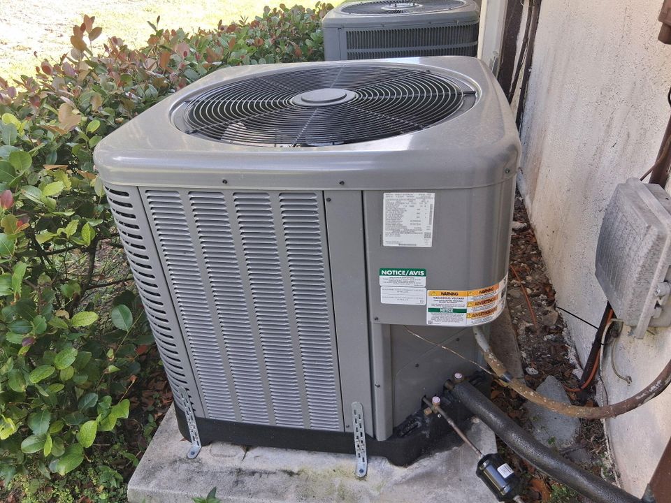 На продажу: $269,500 (2 спален, 2 ванн, 1134 Квадратных фут)