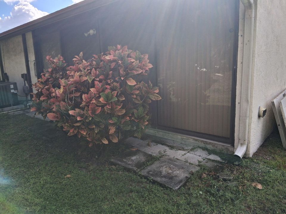 На продажу: $269,500 (2 спален, 2 ванн, 1134 Квадратных фут)