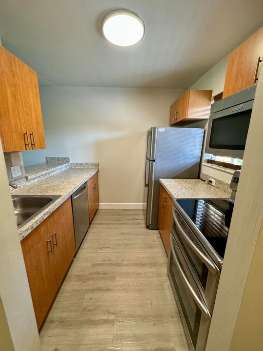 出租: $2,200 (1 贝兹, 1 浴室, 780 平方英尺)