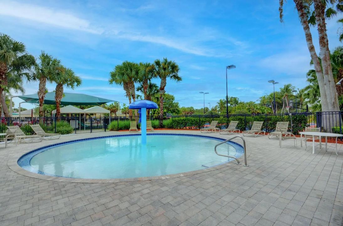 For Sale: $670,000 (4 beds, 2 baths, 2693 Square Feet)