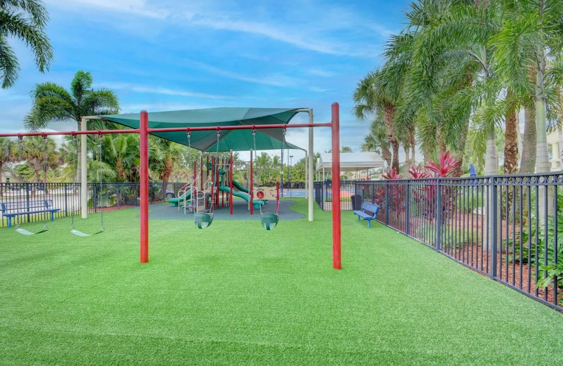 For Sale: $670,000 (4 beds, 2 baths, 2693 Square Feet)