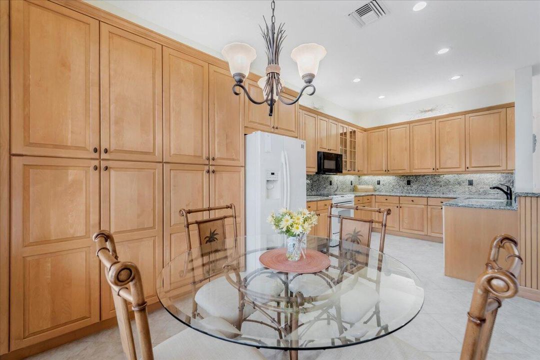 For Sale: $535,000 (3 beds, 2 baths, 1782 Square Feet)