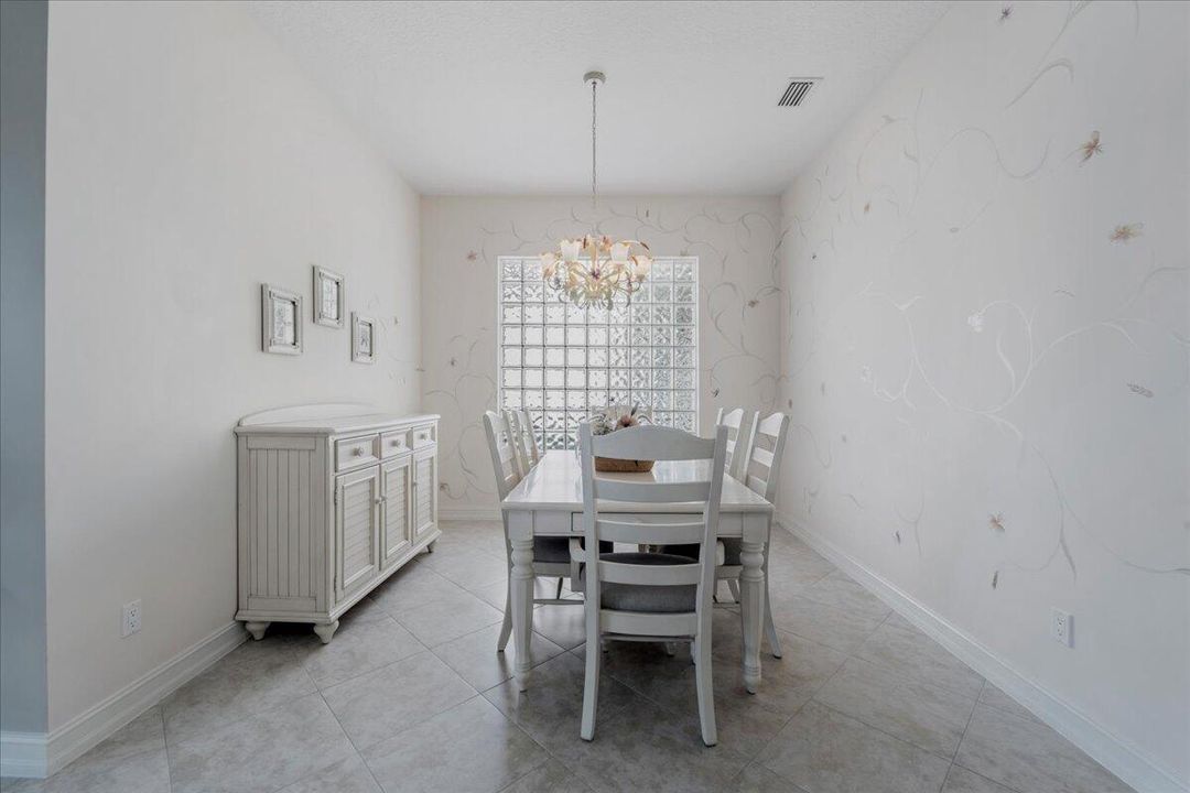 For Sale: $535,000 (3 beds, 2 baths, 1782 Square Feet)